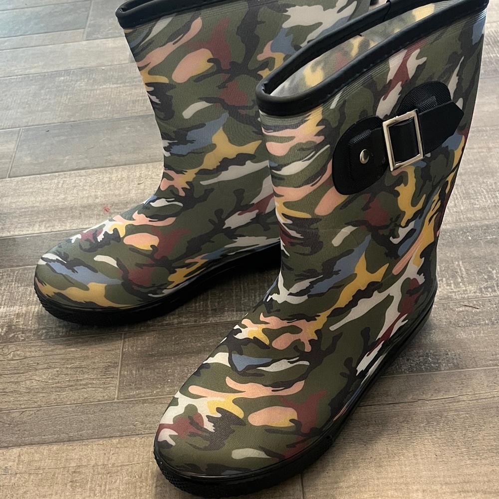 Camo Rain Boots with Buckle Accent